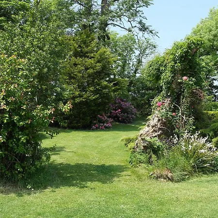 Carleton Green